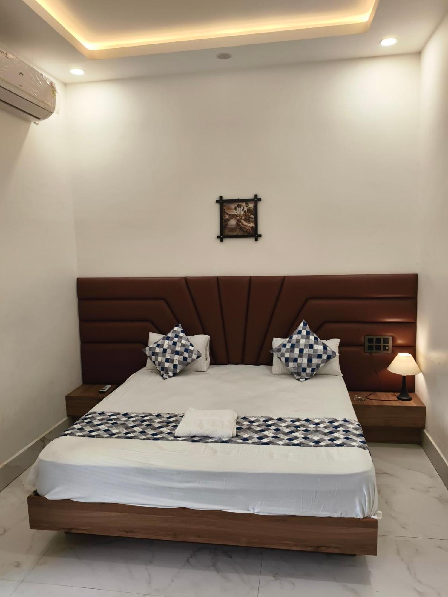 Hotel Modi Palace, Chanderi Mp Eksteriør bilde