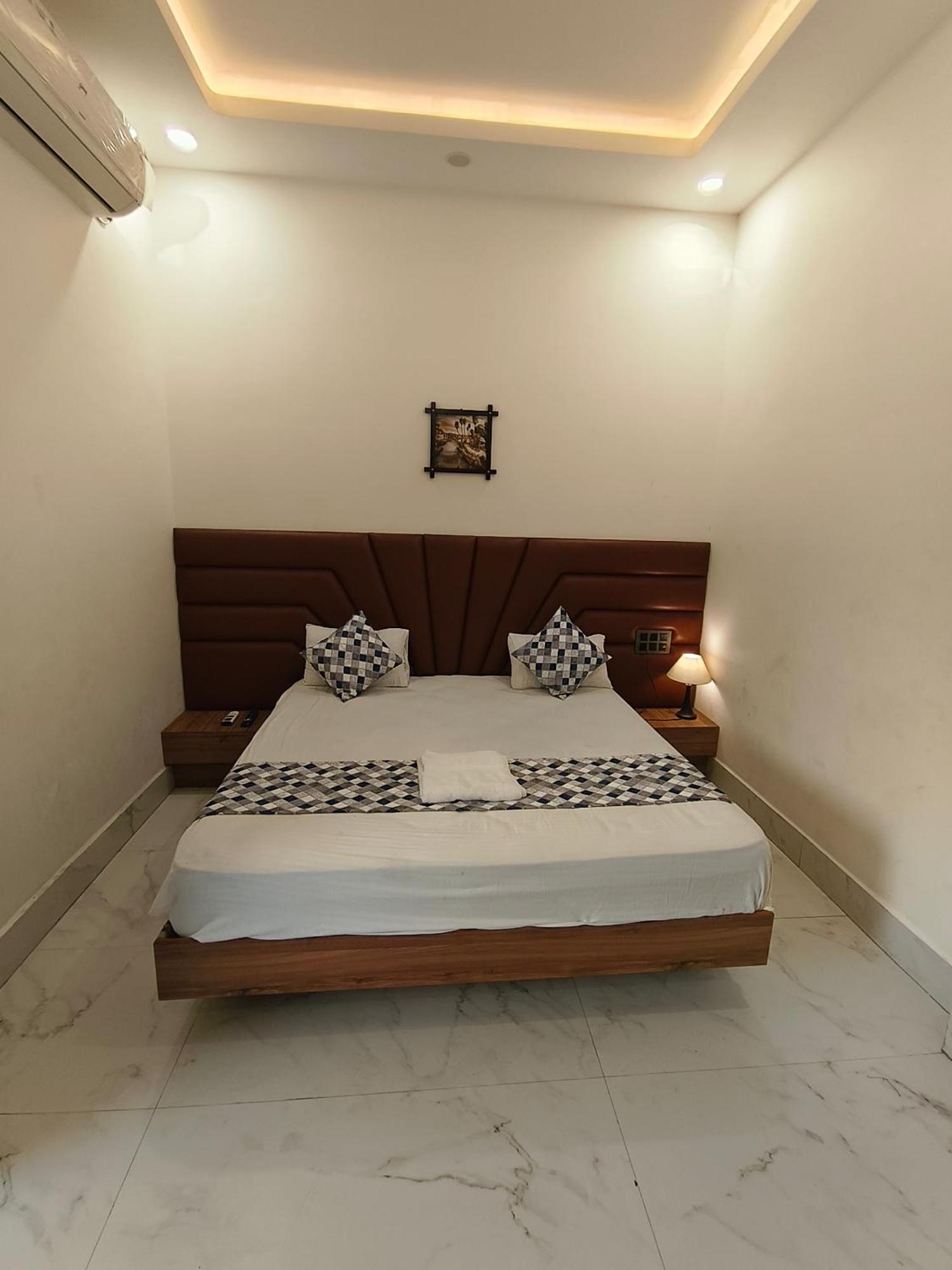 Hotel Modi Palace, Chanderi Mp Eksteriør bilde